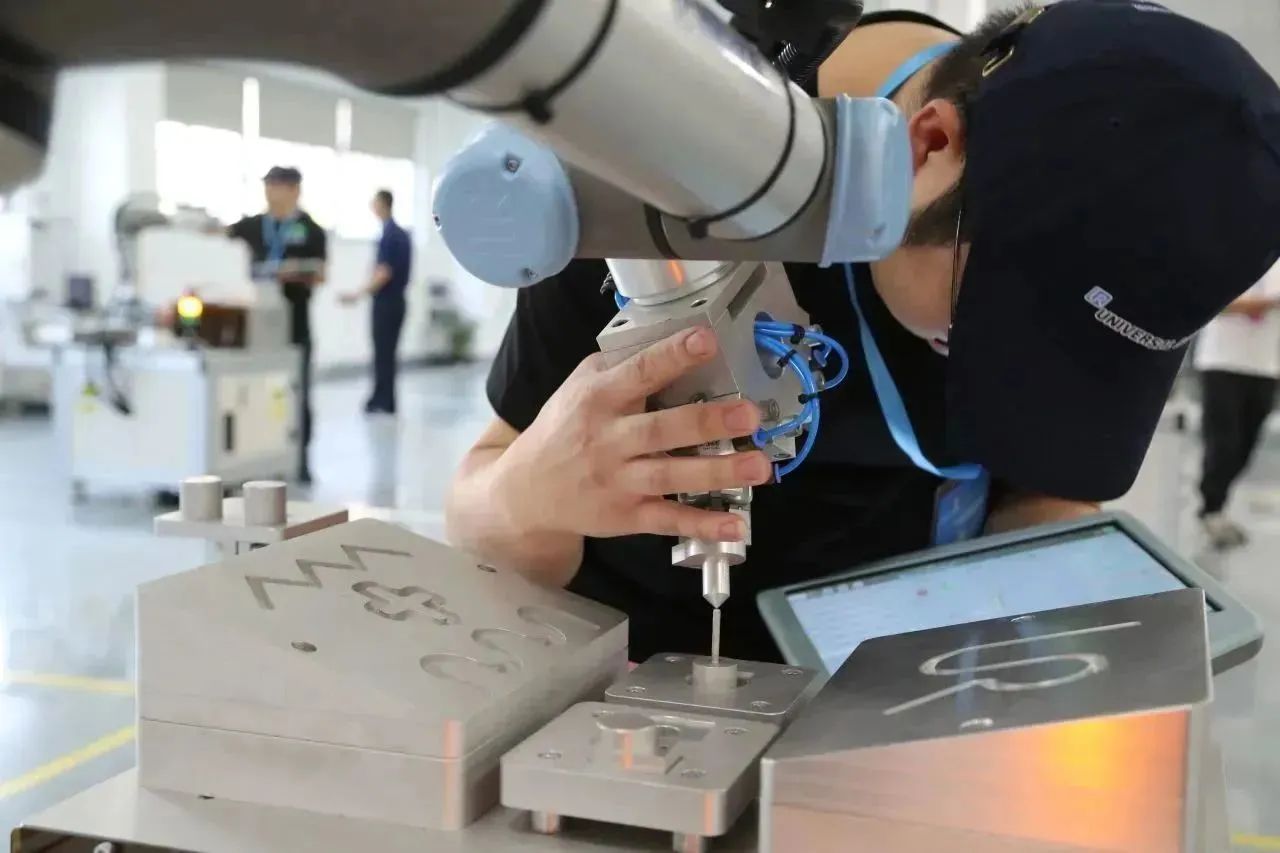 優傲機器人協辦2023嘉興市機器人技能大賽圓滿落幕